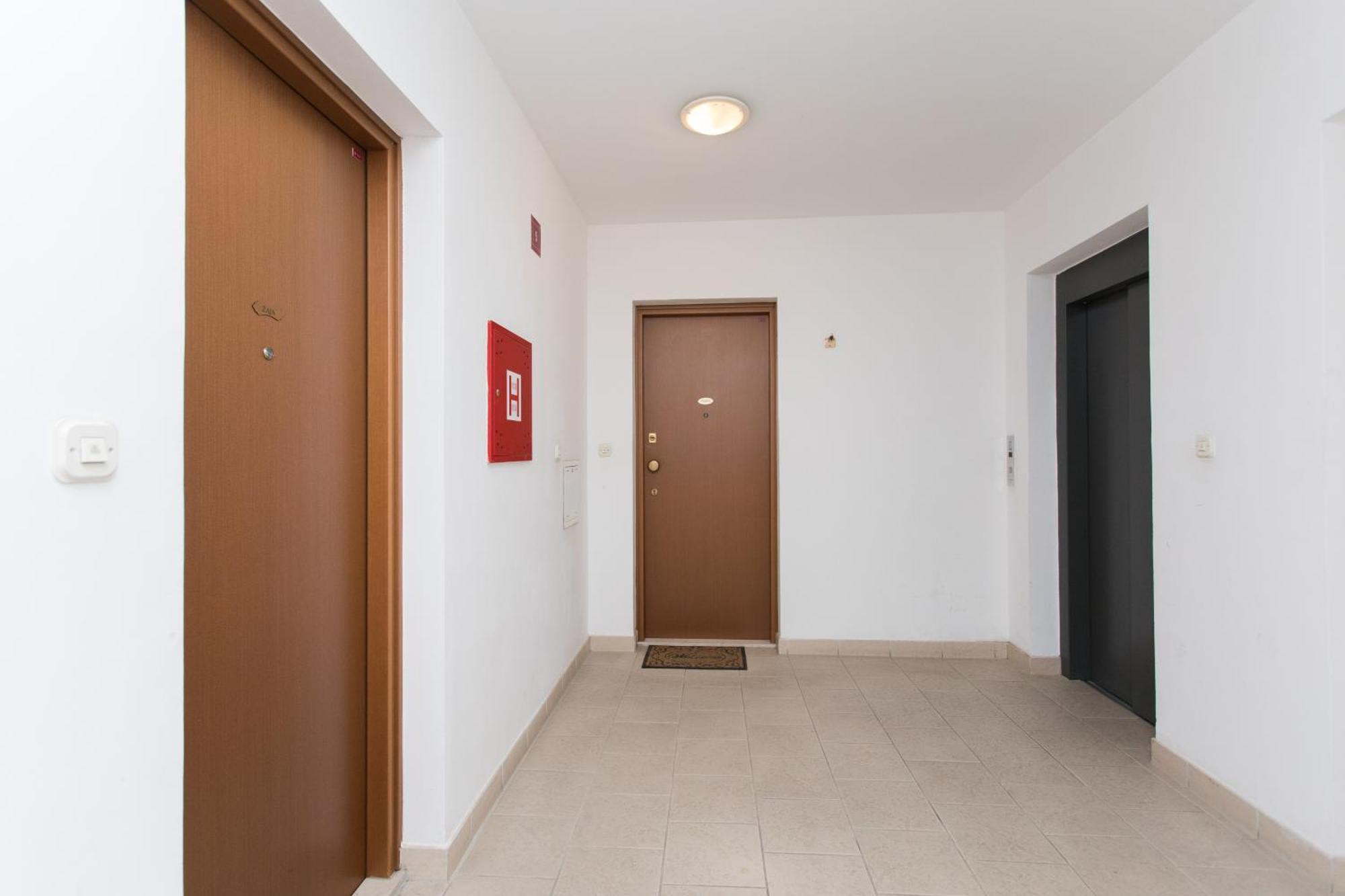 Apartment Family With Private Garage